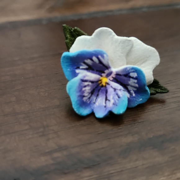 Hand Painted Leather Pansy Flower Earrings. - Picture 4 of 6